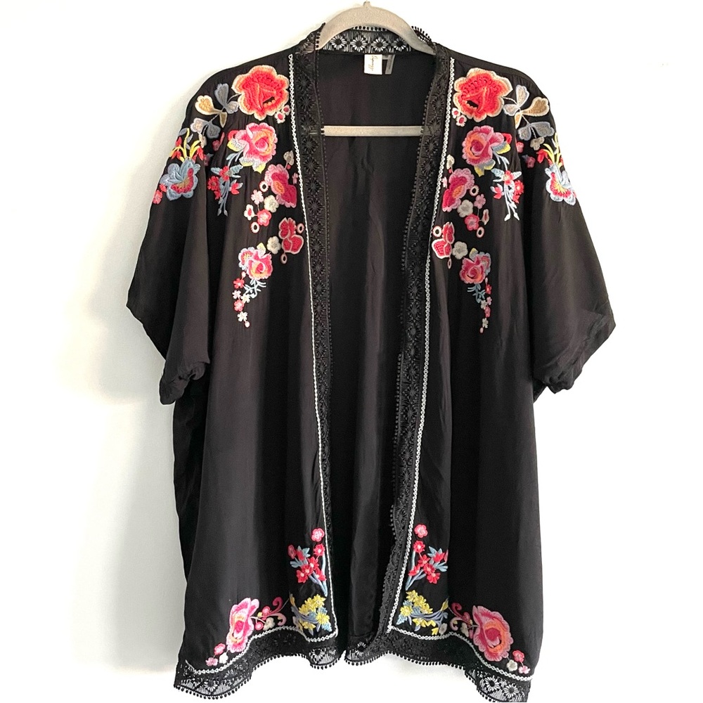 Paparazzi Floral Embroidered Black Open Cardigan Shrug Cover Up Size S